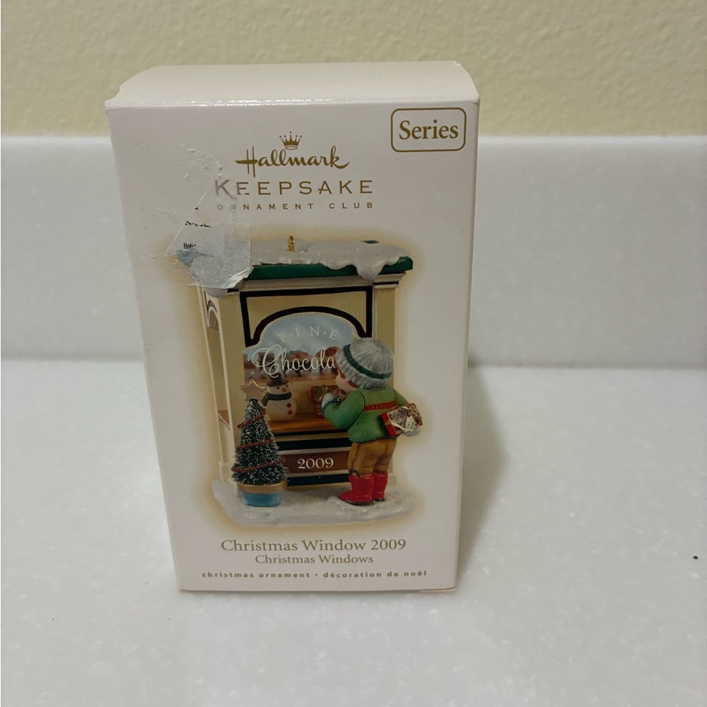2009 Hallmark Keepsake Christmas Window Ornament